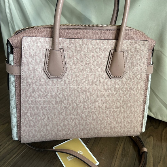 Michael kors purse - Picture 3 of 4